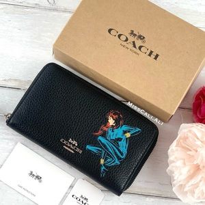 COACH | MARVEL Medium Zip Wallet Black Widow
